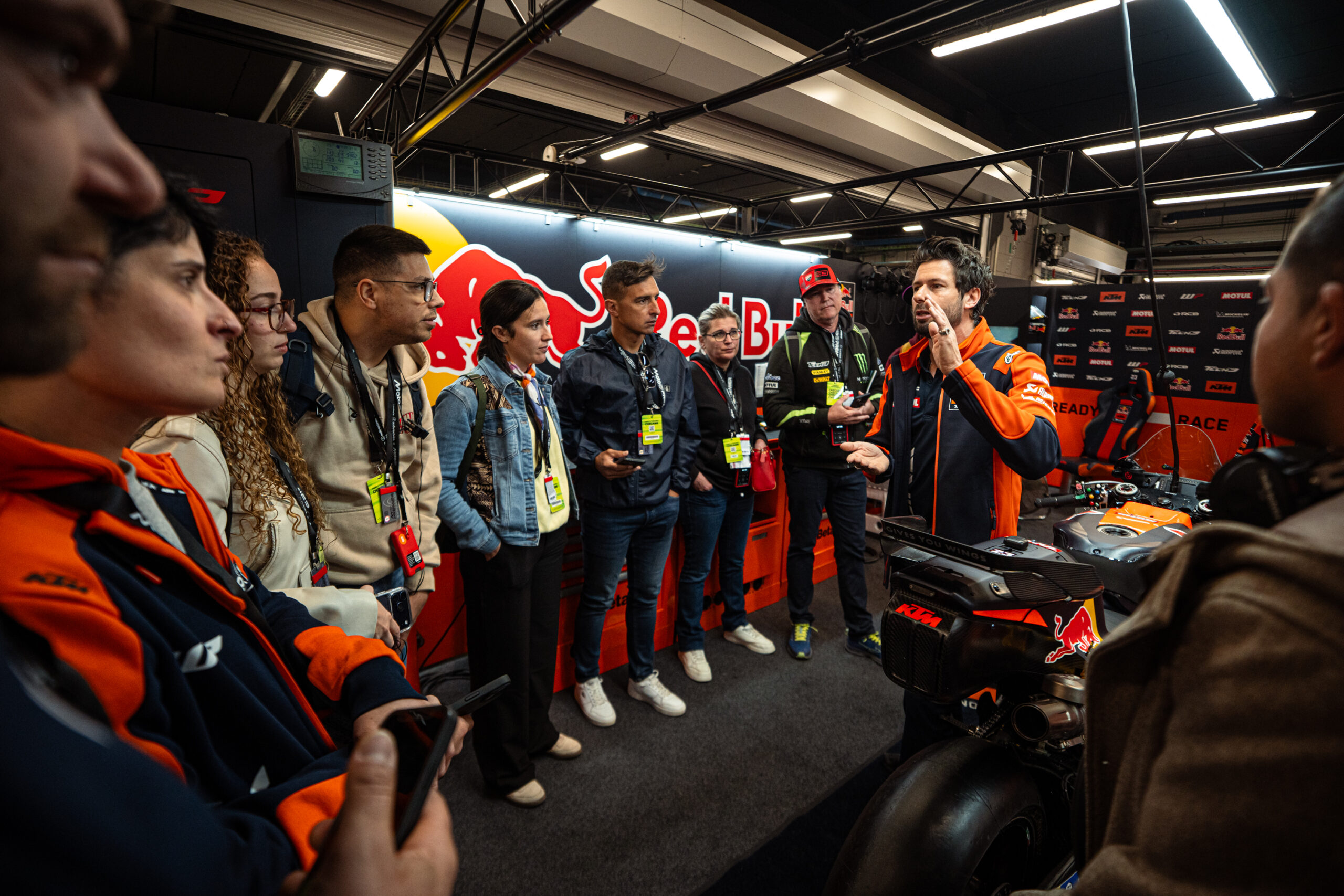 MotoGP Premier Catalunya 2026 Team Garage 32 scaled